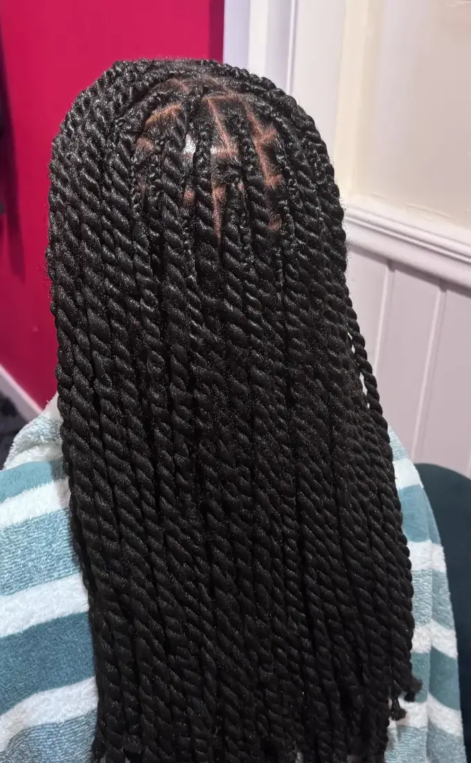 Medium Senegalese twists with clean partings